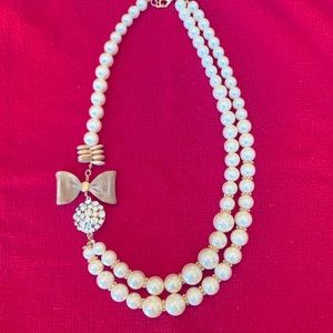 Faux pearl necklace & bracelet
